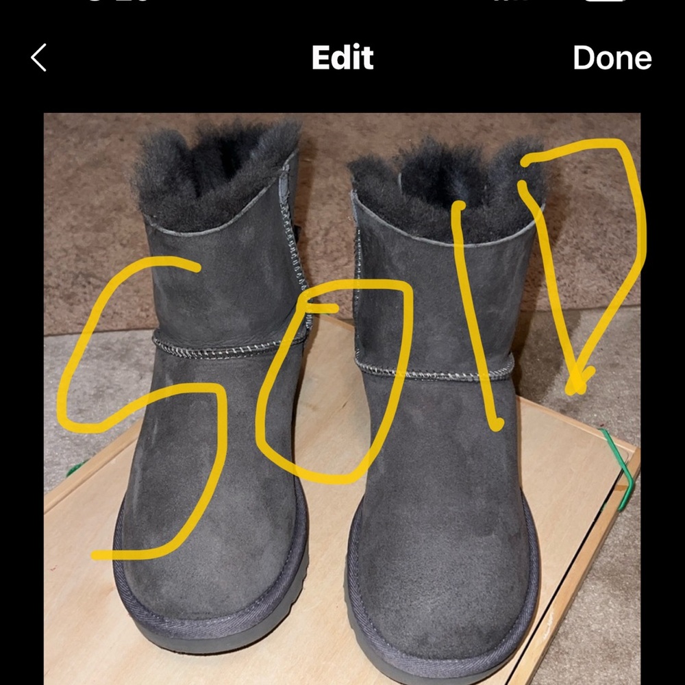 Ugg Boots - Gray -Bow On The Back -Size 7